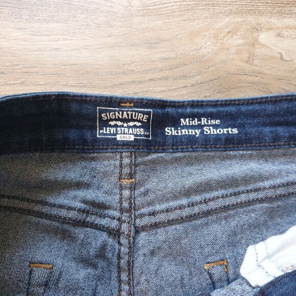 Levis Signature Mid Rise Skinny Denim Shorts W32 Rolled Cuff Blue Stretch - Picture 4 of 7